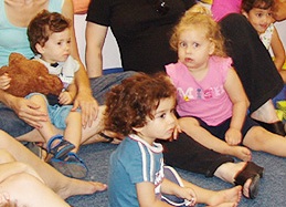 שעות סיפור לילדים בחנות מחשבות קטנות